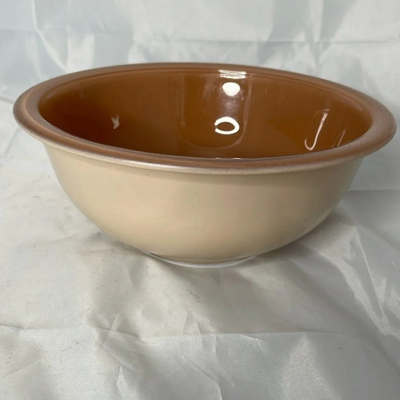 Pyrex Tan and Brown Mixing Bowl - Picture 11 of 11